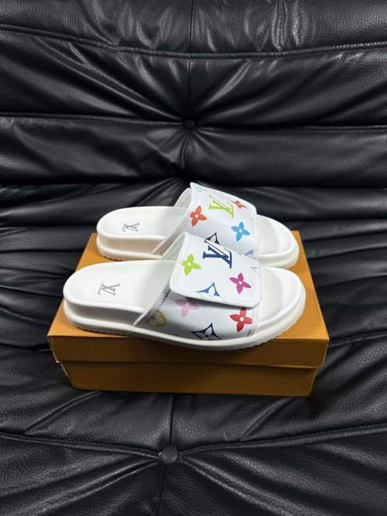 Picture of Louis Vuitton Slippers _SKULVsz38-45jyq0108733